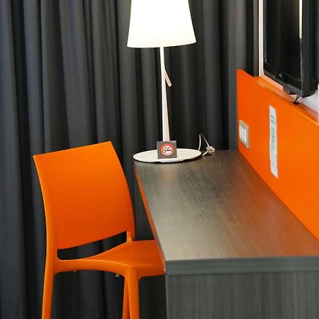 Ibis Styles Caen Centre Gare Hotel Екстериор снимка