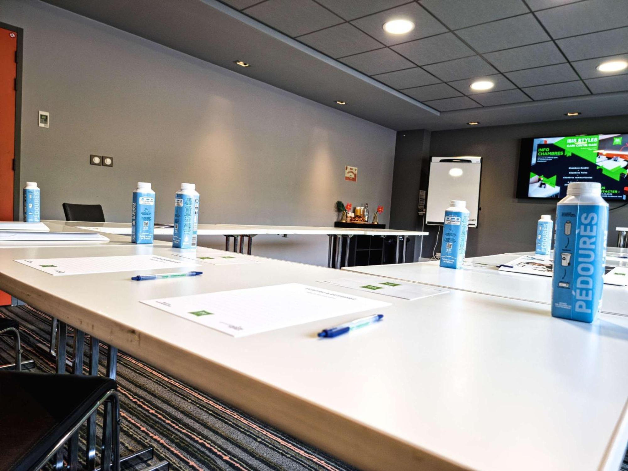 Ibis Styles Caen Centre Gare Hotel Екстериор снимка